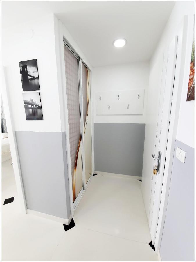 Apartments Toni バスカ エクステリア 写真